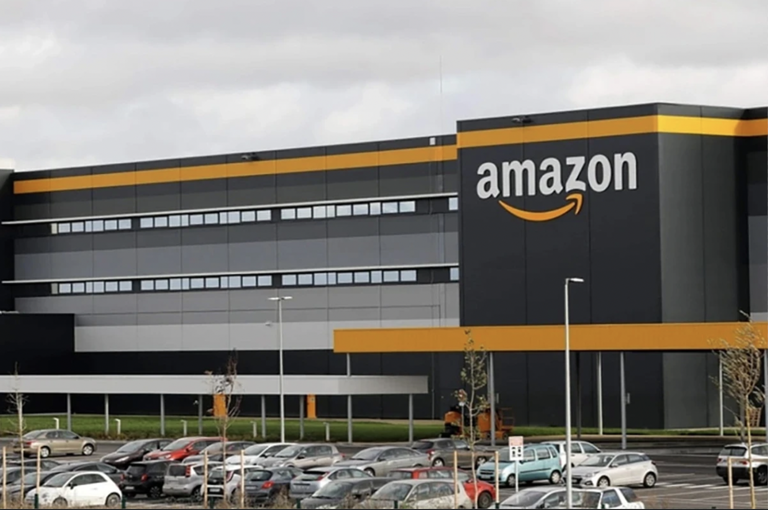 Amazon Depo Binası